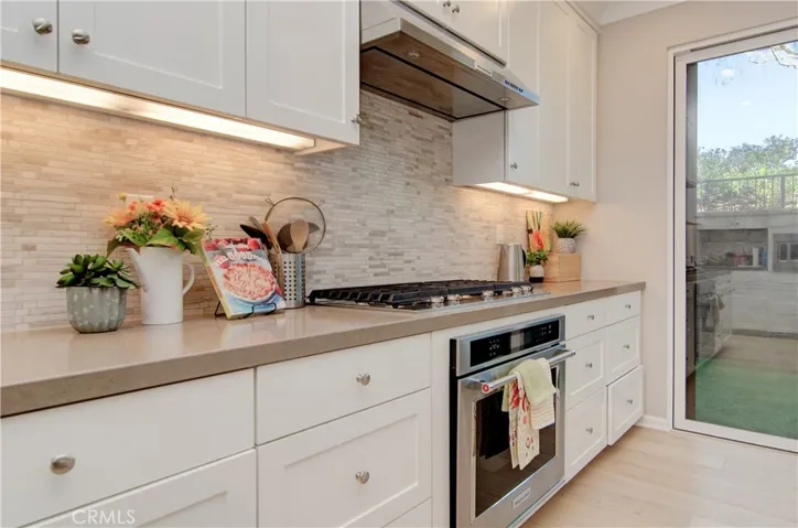 Soft close shaker cabinets and drawers with granite countertops.