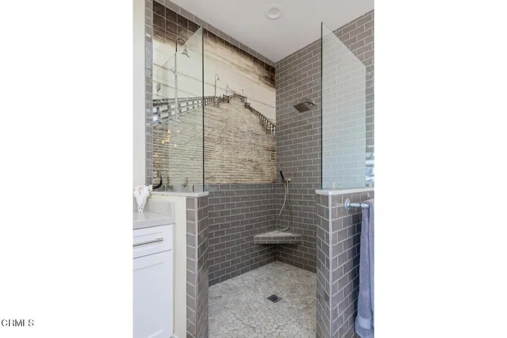 1874 Terrace Dr-029-012-Master Bath-MLS_