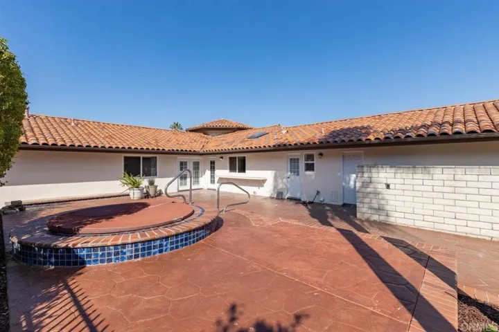 1509 Via Christina, Vista, California 92084