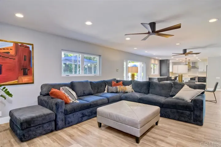 815 Marisa Lane, Encinitas, California 92024