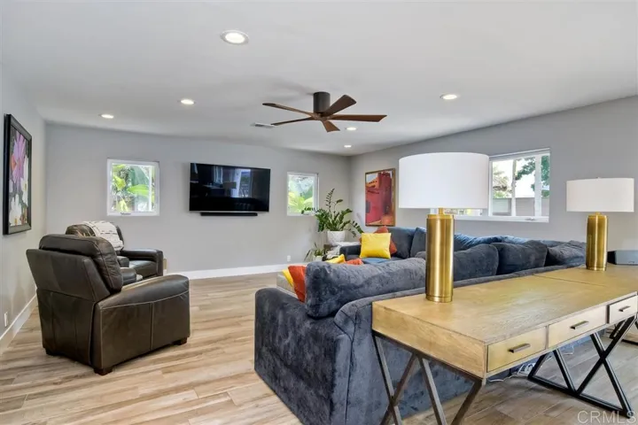 815 Marisa Lane, Encinitas, California 92024