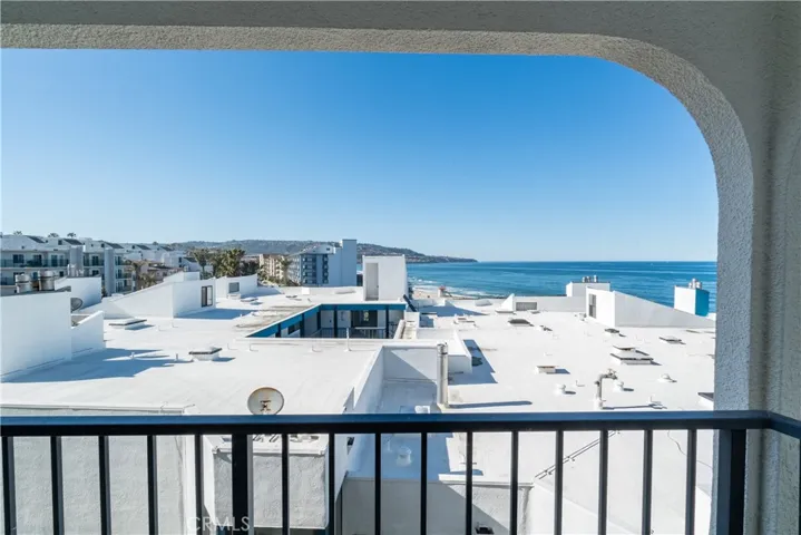 565 Esplanade 412, Redondo Beach, California 90277