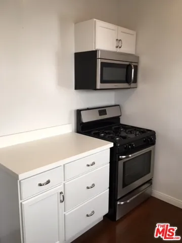 8124 Blackburn Avenue, Los Angeles, California 90048