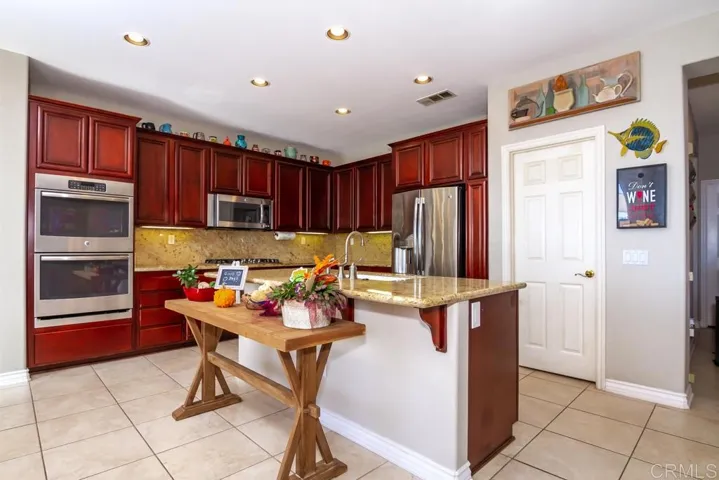 2177 Coast, San Marcos, California 92078