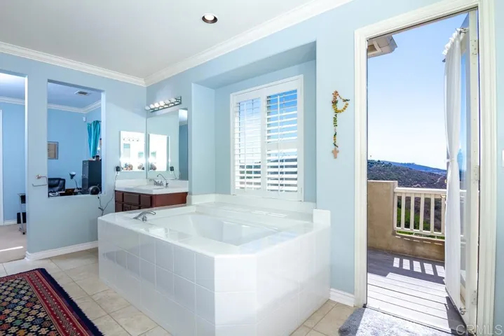 2177 Coast, San Marcos, California 92078