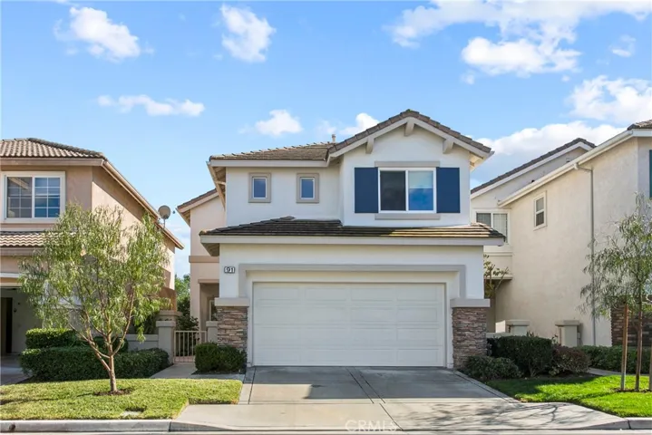 Fantastic mid-block location with no rear neighbors!
