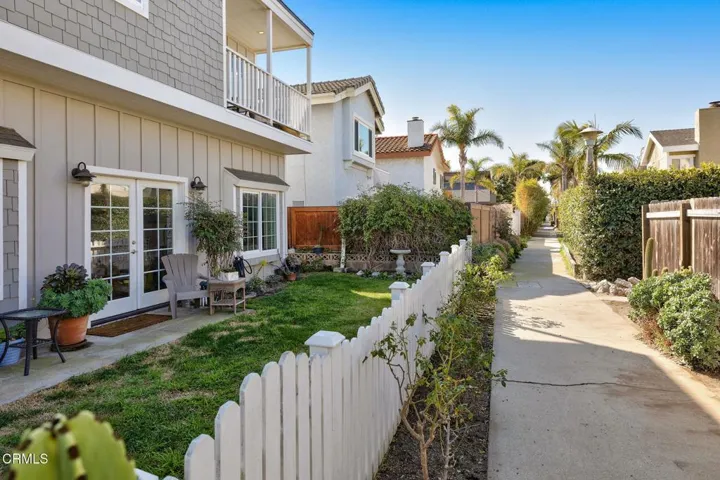 42-web-or-mls-4835Shoreline-40
