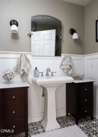 38-web-or-mls-4835Shoreline-33