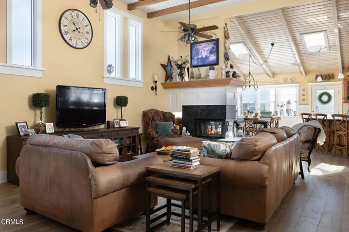 5-web-or-mls-4835Shoreline-10