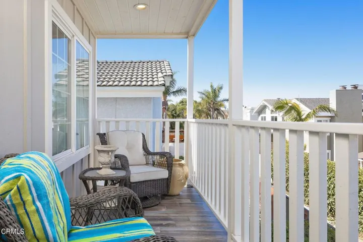 22-web-or-mls-4835Shoreline-5