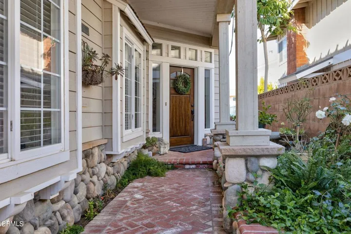 2-web-or-mls-4835Shoreline-43