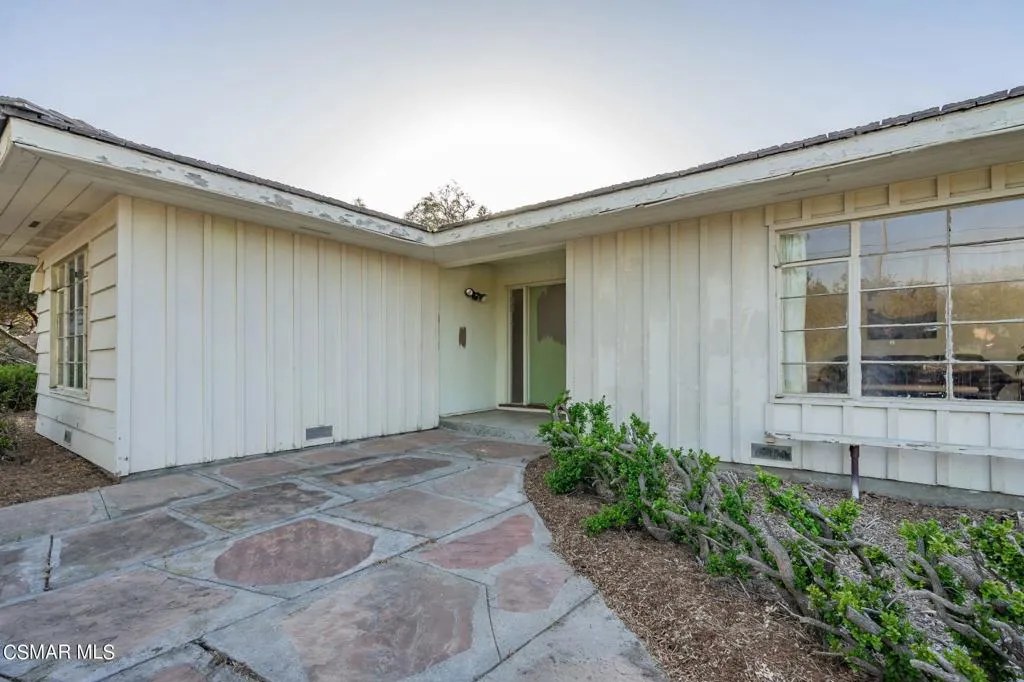 10901 Darling Road, Ventura, California 93004 home-pic-3