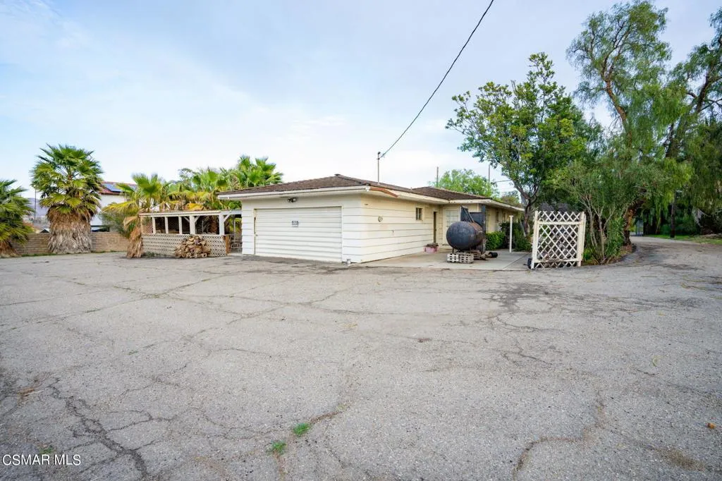 10901 Darling Road, Ventura, California 93004 home-pic-35