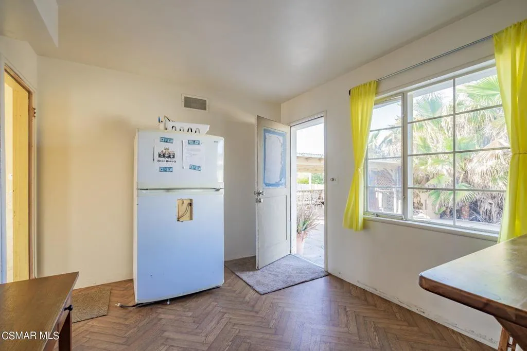 10901 Darling Road, Ventura, California 93004 home-pic-26