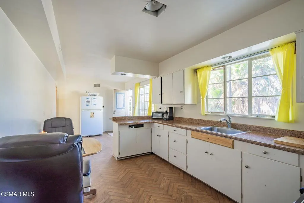 10901 Darling Road, Ventura, California 93004 home-pic-23