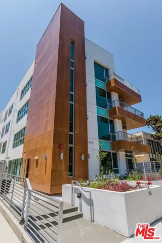 1945 Overland Avenue 101, Los Angeles, California 90025