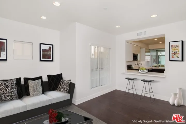 1945 Overland Avenue 101, Los Angeles, California 90025