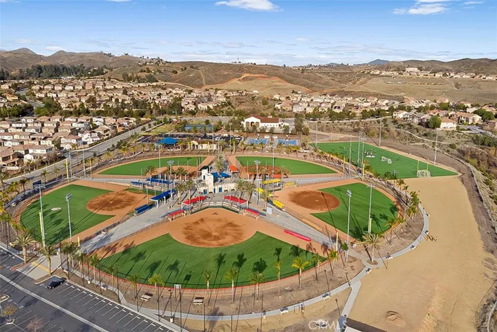 41007 Sunsprite Street, Lake Elsinore, California 92532