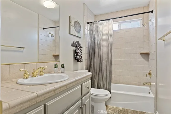 1302 Calgary Drive, Lake Arrowhead, California 92352
