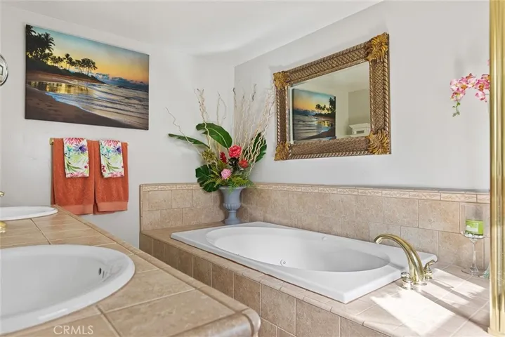 1302 Calgary Drive, Lake Arrowhead, California 92352