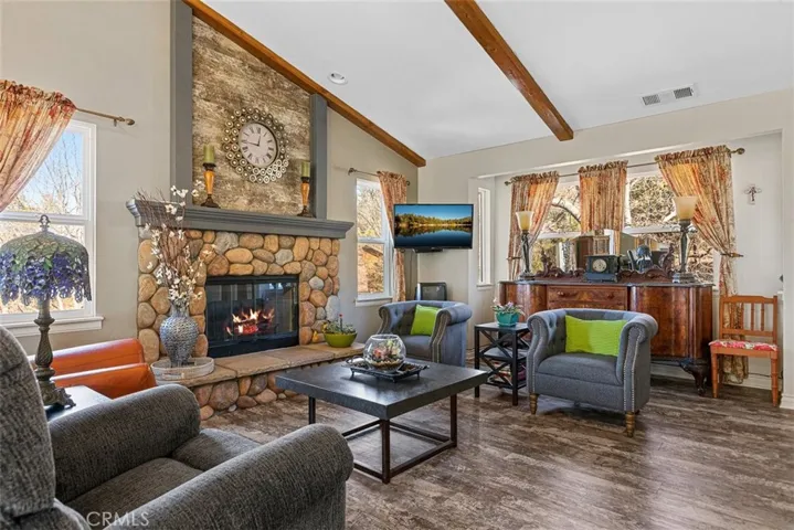 1302 Calgary Drive, Lake Arrowhead, California 92352
