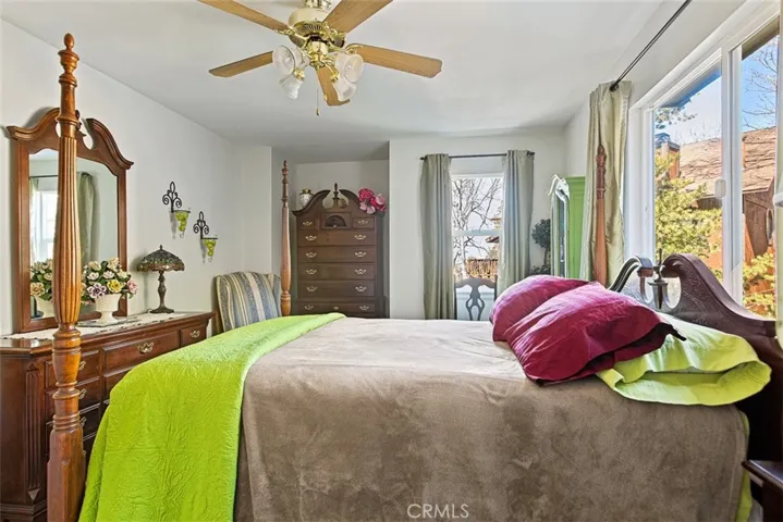 1302 Calgary Drive, Lake Arrowhead, California 92352