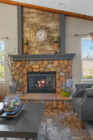 1302 Calgary Drive, Lake Arrowhead, California 92352