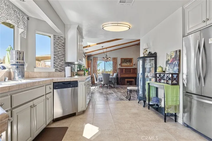 1302 Calgary Drive, Lake Arrowhead, California 92352