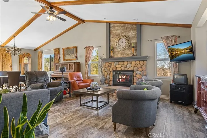1302 Calgary Drive, Lake Arrowhead, California 92352