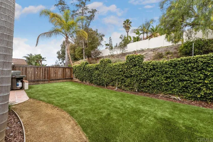 2437 Summerhill Drive, Encinitas, California 92024