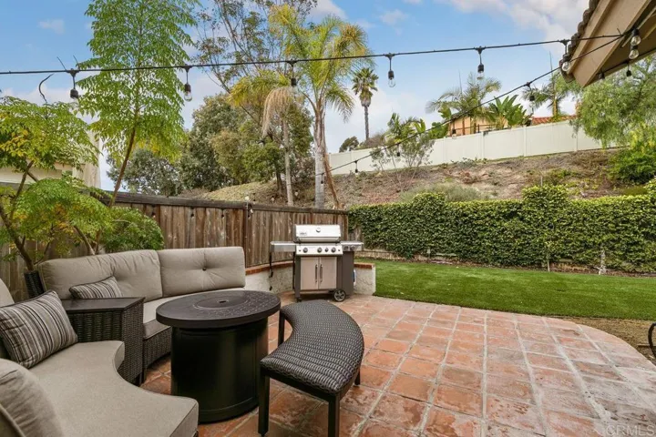 2437 Summerhill Drive, Encinitas, California 92024