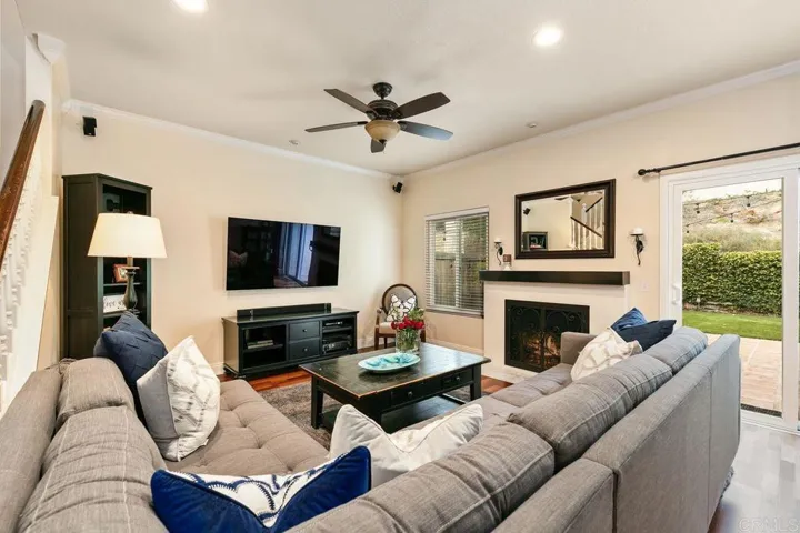 2437 Summerhill Drive, Encinitas, California 92024