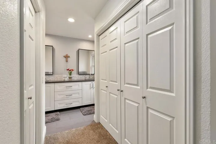 2437 Summerhill Drive, Encinitas, California 92024
