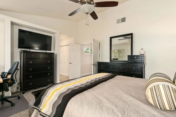 2437 Summerhill Drive, Encinitas, California 92024
