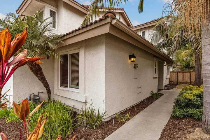 2437 Summerhill Drive, Encinitas, California 92024