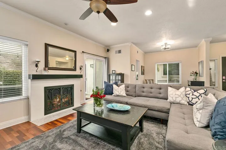 2437 Summerhill Drive, Encinitas, California 92024