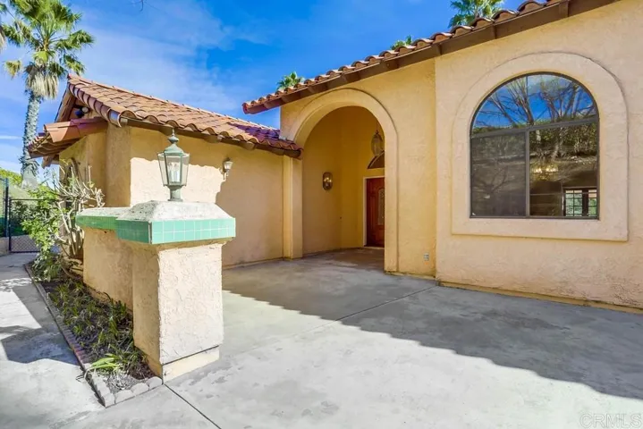 2448 Flametree Road, Vista, California 92084