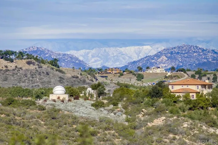 2448 Flametree Road, Vista, California 92084