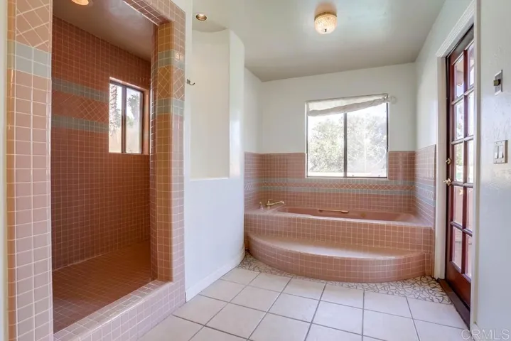 2448 Flametree Road, Vista, California 92084