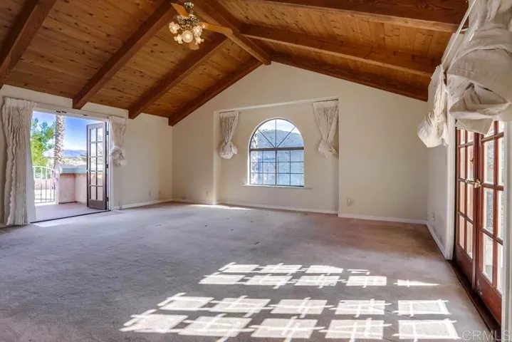 2448 Flametree Road, Vista, California 92084