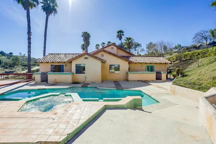 2448 Flametree Road, Vista, California 92084