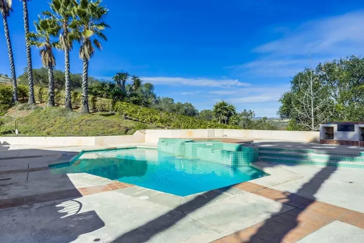 2448 Flametree Road, Vista, California 92084
