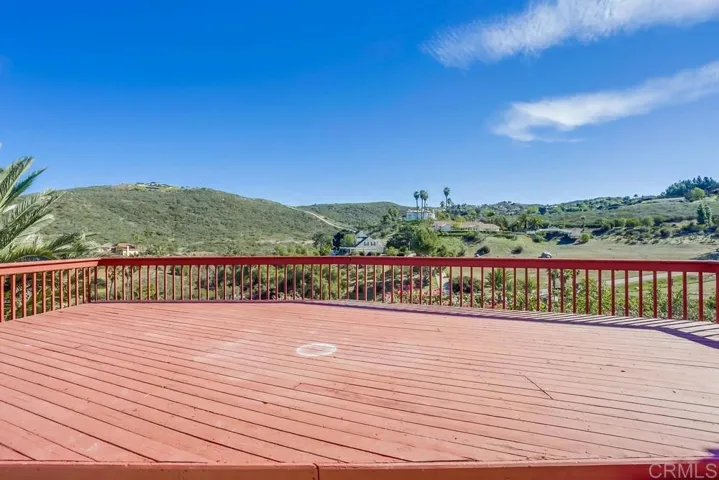2448 Flametree Road, Vista, California 92084