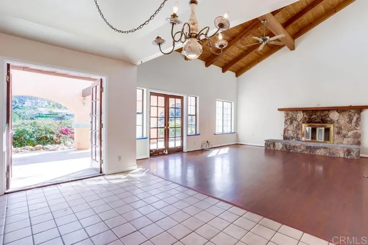 2448 Flametree Road, Vista, California 92084