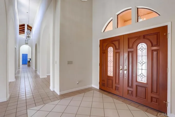 2448 Flametree Road, Vista, California 92084