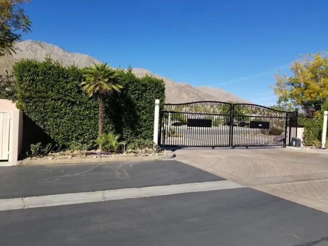 Amado gate to parking