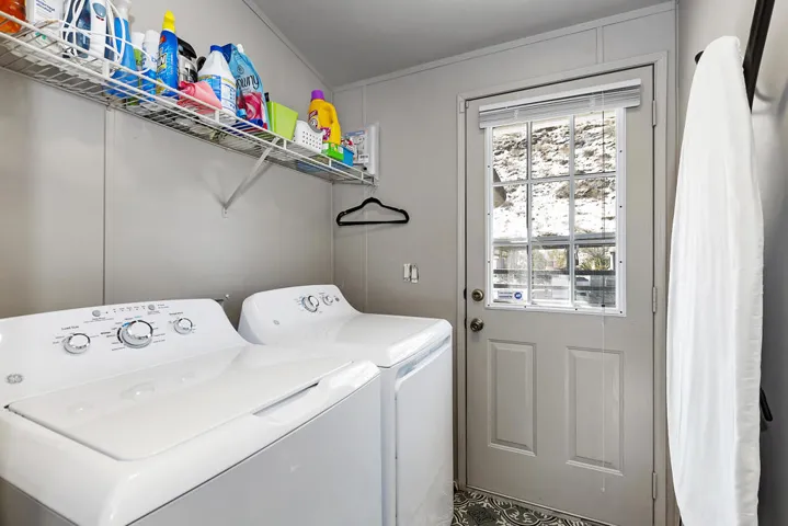 196 Mercury #025_Laundry Room 03-01-21