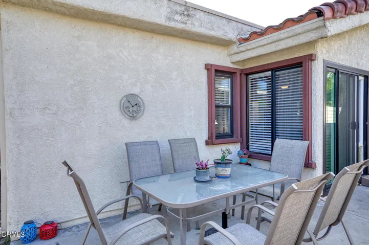 Side yard patio