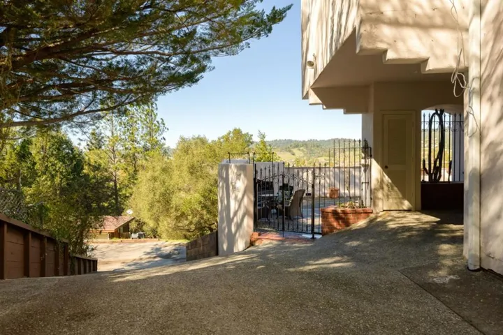 112 Sunset Terrace, Scotts Valley, California 95066