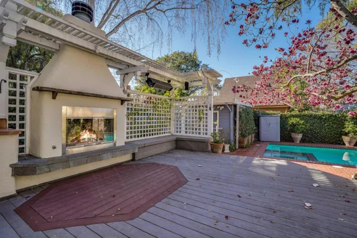 765 University Avenue, Palo Alto, California 94301